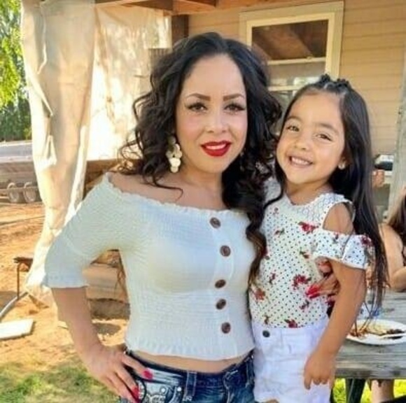 Meet your Posher, Ofelia - Picture 1 of 1